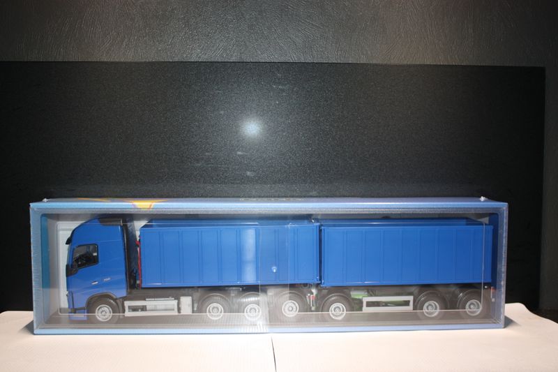 EMEK LASTEBIL VOLVO FH 750 KROKLØFT BLÅ MED HENGER OG BLÅ CONT